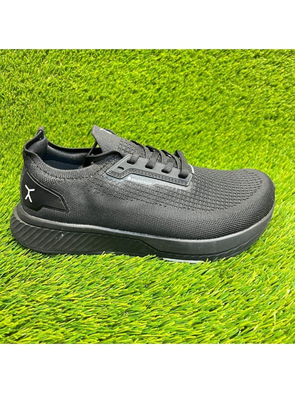 Flux Adapt‎ Waterproof Runner Stealth Black Mens Size 8 Barefoot Running Shoes